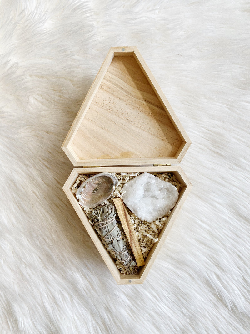 housewarming bundle set, crystal, sage, Palo Santo energy Feng Shui